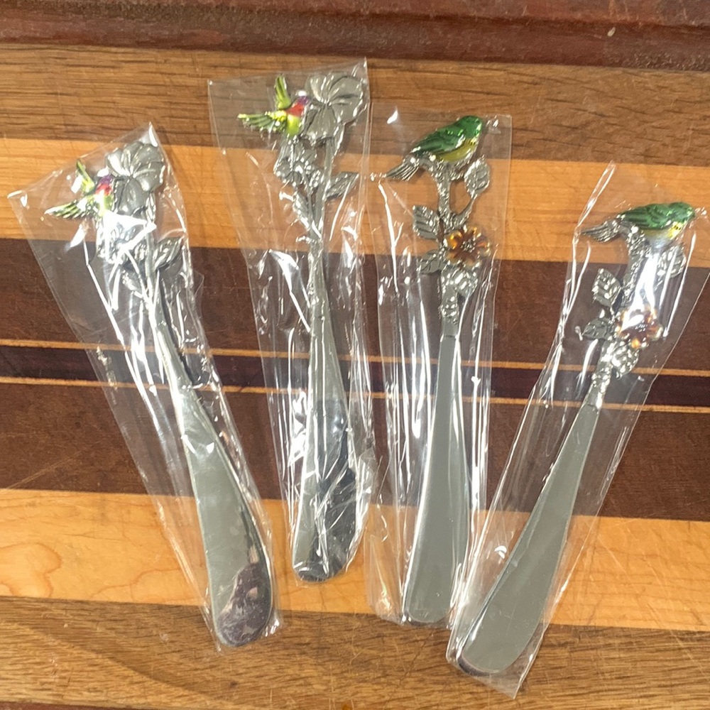 Set of 4 GANZ decorative 6 inch cheese spreaders: birds with flowers
